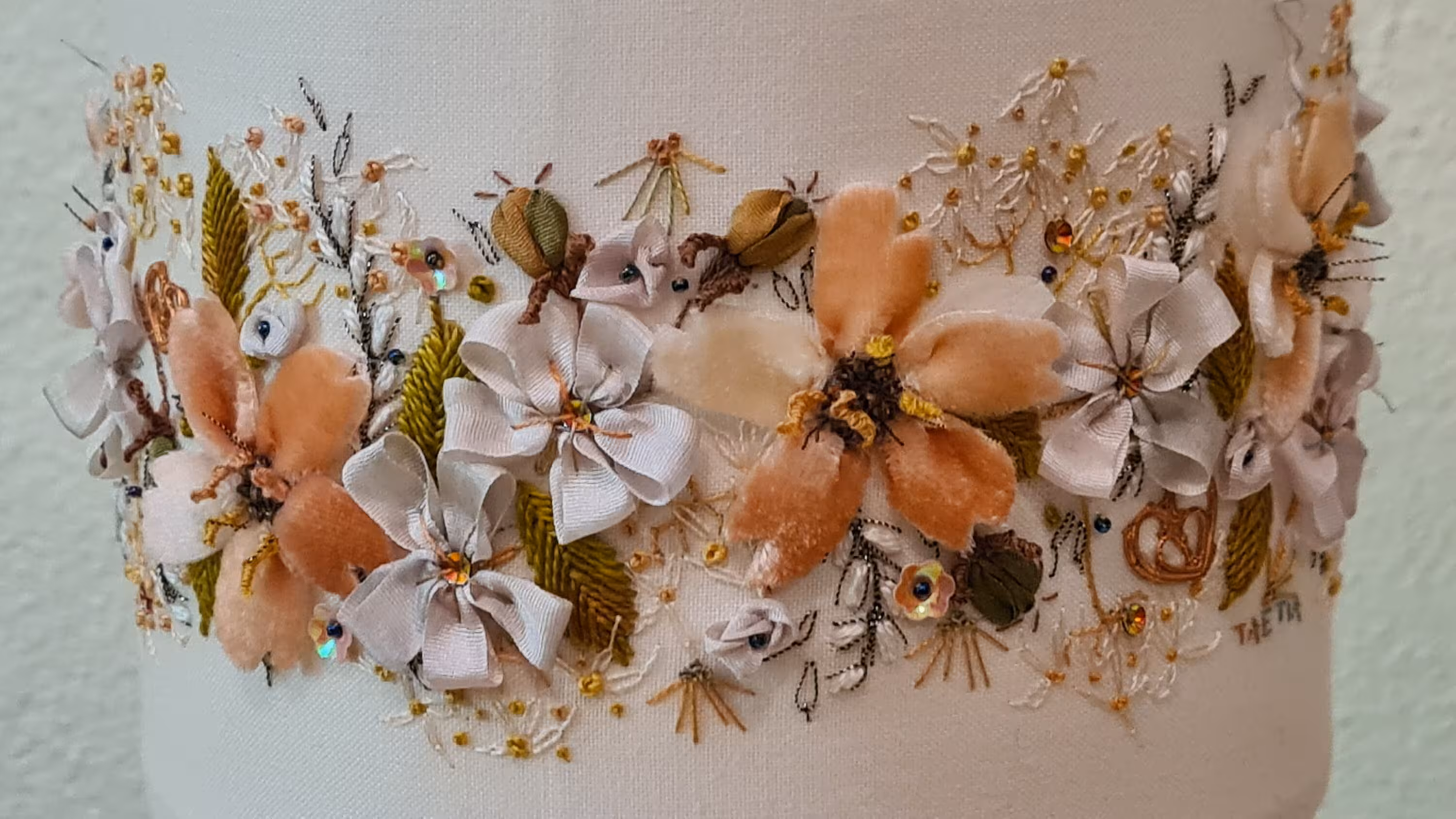 Angel's Breath Lampshade and Wreath - view 2