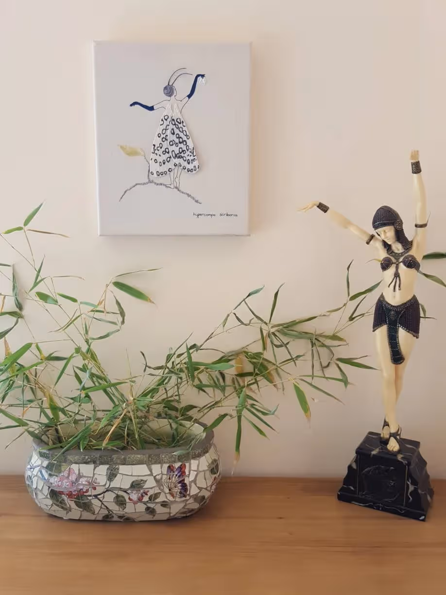 Hypercompe Scribonia Butterfly Girl - view 3